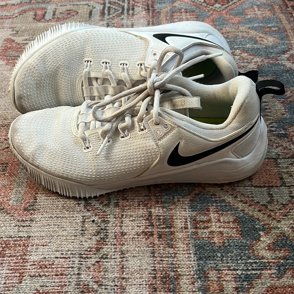 white and black nike volleyball shoes! size 9